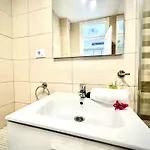 Seafront Serenity By Deihu Experiences Apartman