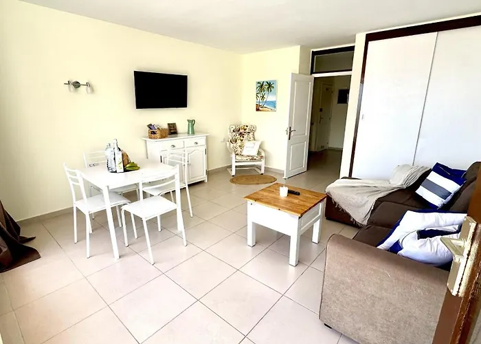 Seafront Serenity By Deihu Experiences *